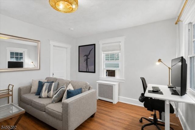 7 Laurel Pl, East Rutherford Boro, NJ 07073