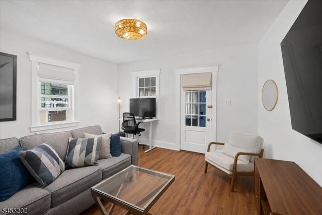 7 Laurel Pl, East Rutherford Boro, NJ 07073
