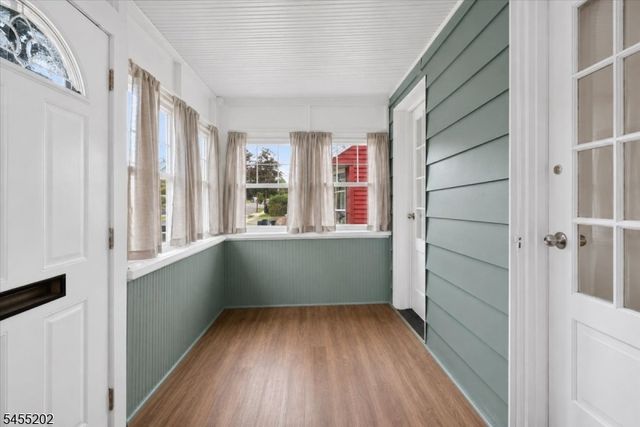 7 Laurel Pl, East Rutherford Boro, NJ 07073