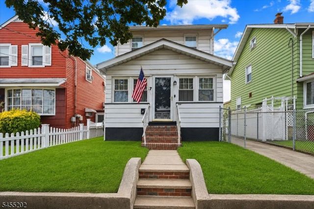 7 Laurel Pl, East Rutherford Boro, NJ 07073
