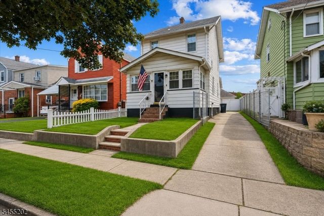 7 Laurel Pl, East Rutherford Boro, NJ 07073