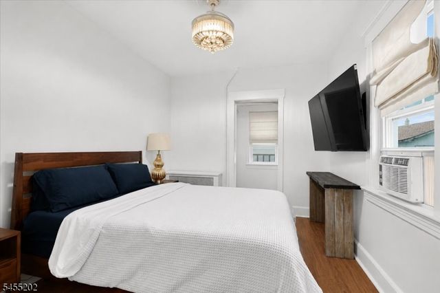 7 Laurel Pl, East Rutherford Boro, NJ 07073