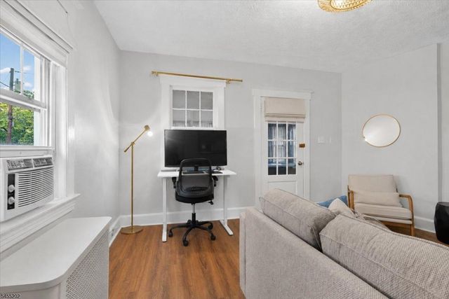 7 Laurel Pl, East Rutherford Boro, NJ 07073