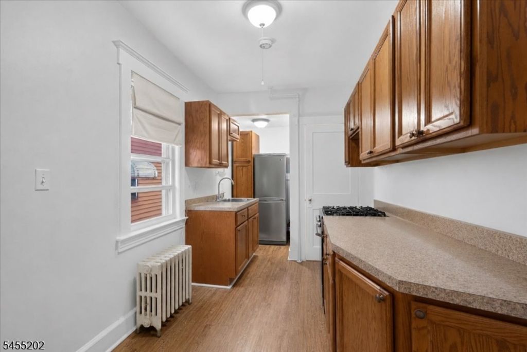 7 Laurel Pl, East Rutherford Boro, NJ 07073 — photo 3