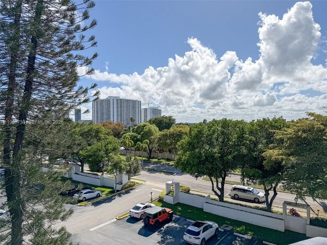 1000 Parkview Dr 531, Hallandale Beach, FL 33009