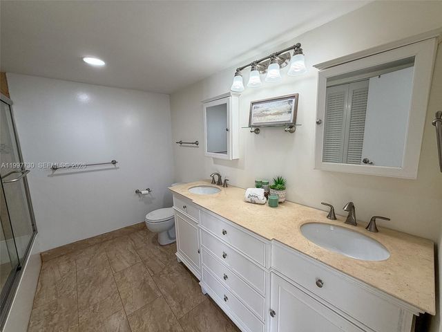 1000 Parkview Dr 531, Hallandale Beach, FL 33009