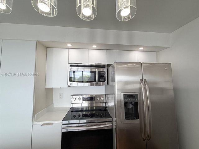 1000 Parkview Dr 531, Hallandale Beach, FL 33009