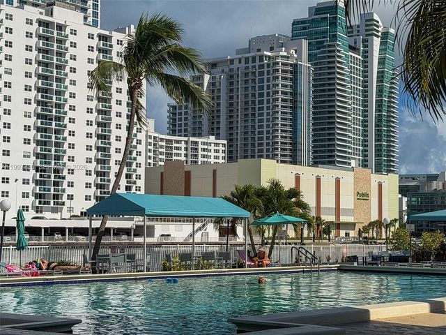 1000 Parkview Dr 531, Hallandale Beach, FL 33009