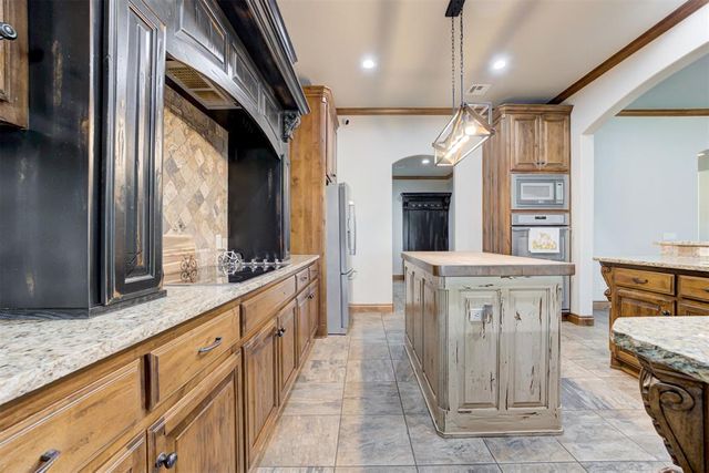 17100 SW 15th Street, El Reno, OK 73036