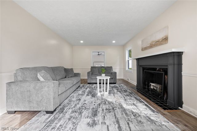 617 Moreley Avenue, Akron, OH 44320