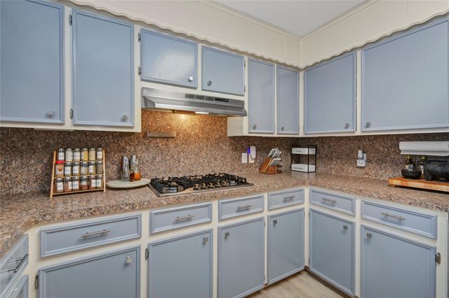 108 Spruce Street, Lake Jackson, TX 77566