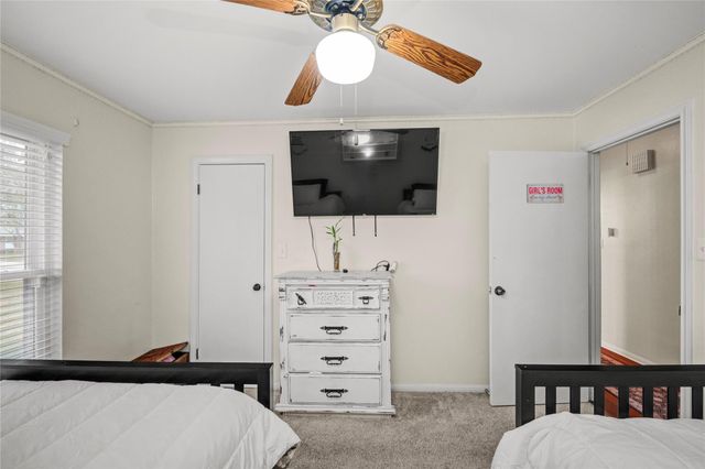 108 Spruce Street, Lake Jackson, TX 77566