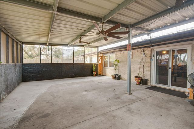 108 Spruce Street, Lake Jackson, TX 77566