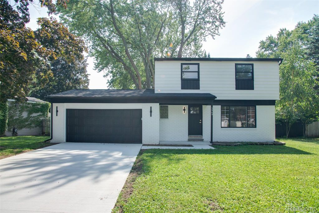 5969 Pleasant Drive, Waterford Charter Township, MI 48329