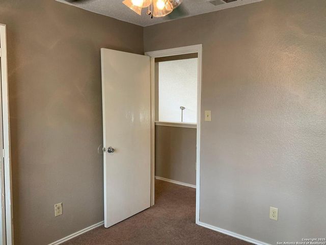 718 MEADOW TOP, Converse, TX 78109