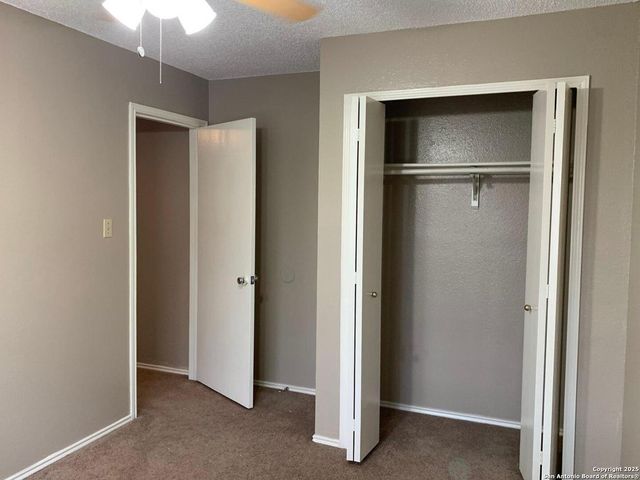 718 MEADOW TOP, Converse, TX 78109