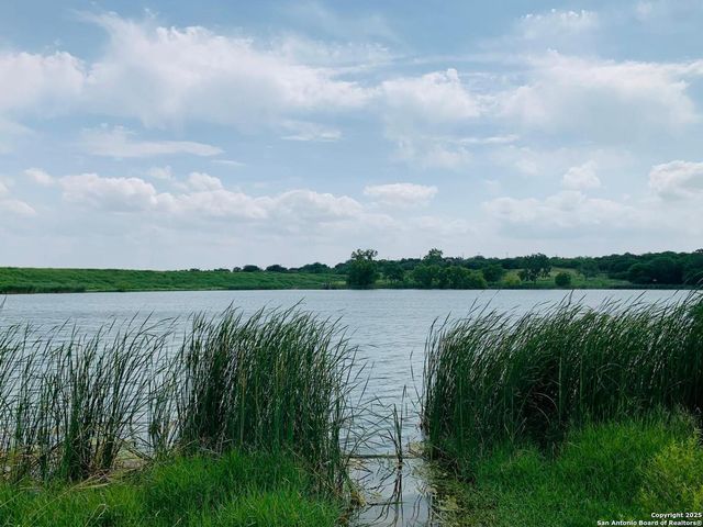 718 MEADOW TOP, Converse, TX 78109