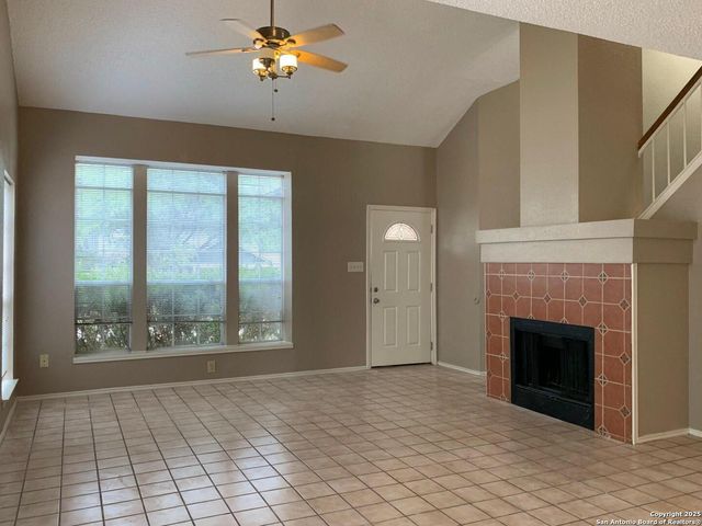 718 MEADOW TOP, Converse, TX 78109