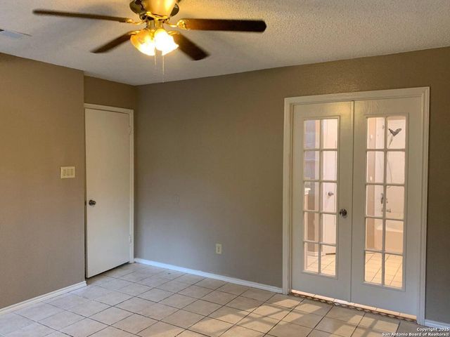 718 MEADOW TOP, Converse, TX 78109