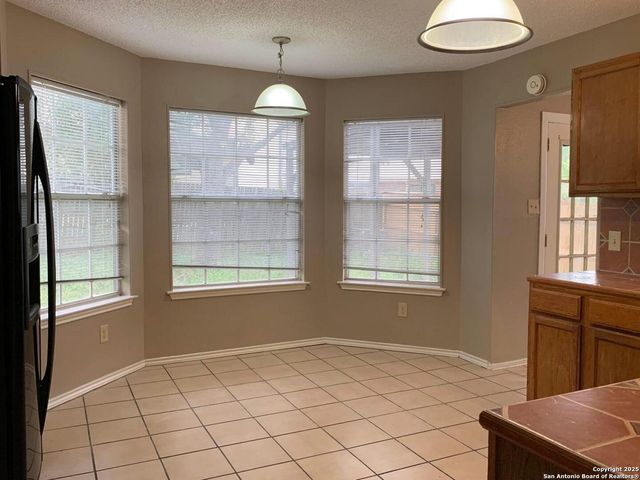 718 MEADOW TOP, Converse, TX 78109