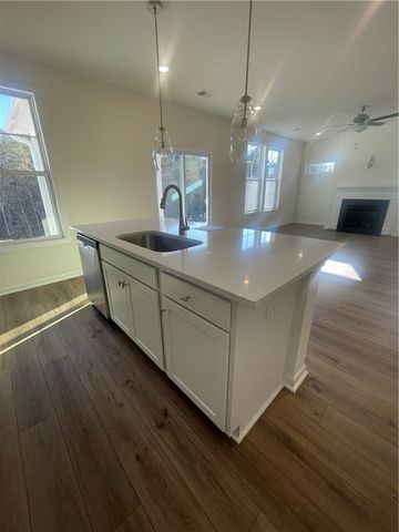 19 Gateway Drive, Central, SC 29630