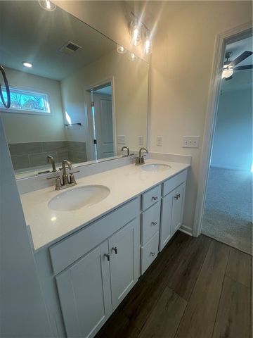 19 Gateway Drive, Central, SC 29630