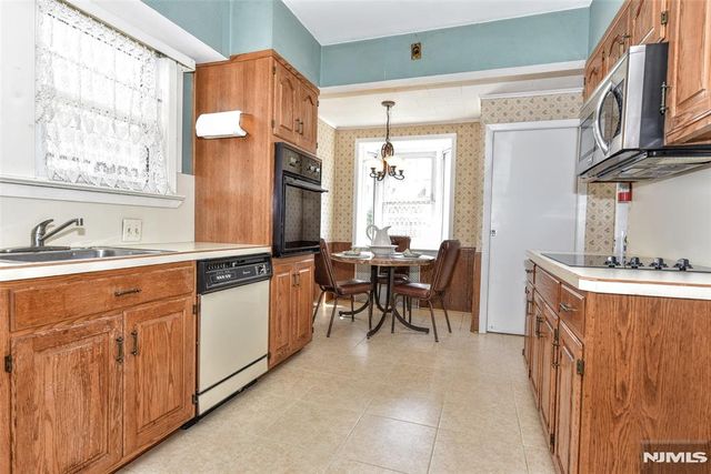 225 Passaic Avenue, Hasbrouck Heights, NJ 07604