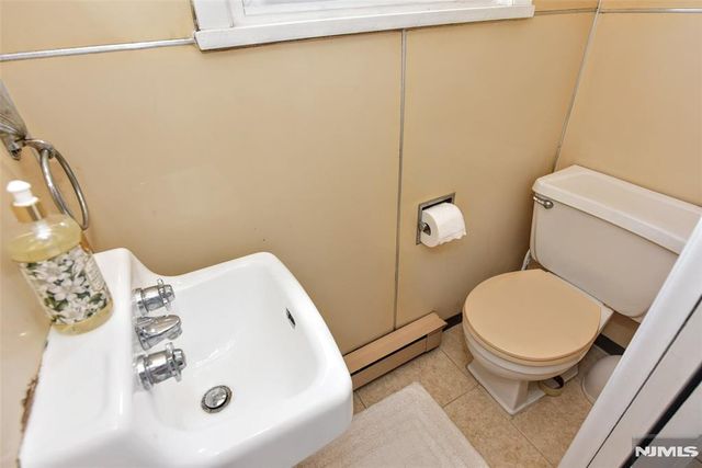 225 Passaic Avenue, Hasbrouck Heights, NJ 07604