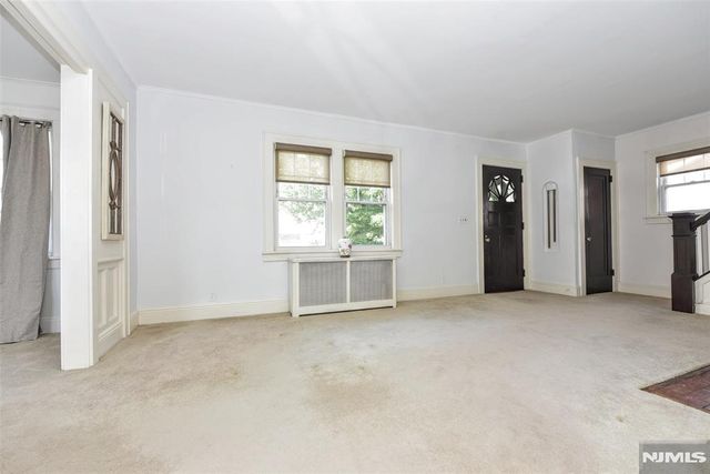 225 Passaic Avenue, Hasbrouck Heights, NJ 07604