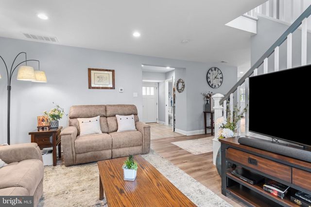 74 AUTUMN LANE, Levittown, PA 19055