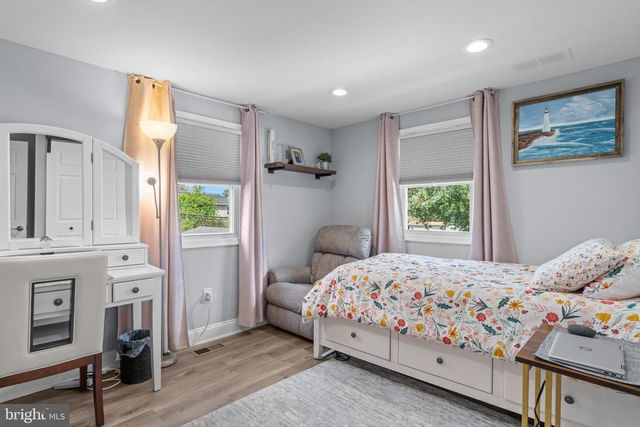 74 AUTUMN LANE, Levittown, PA 19055
