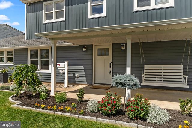 74 AUTUMN LANE, Levittown, PA 19055