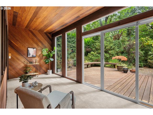 10744 Sw LANCASTER Rd, Portland, OR 97219