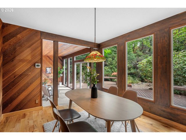 10744 Sw LANCASTER Rd, Portland, OR 97219