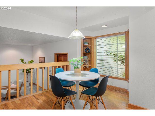 10744 Sw LANCASTER Rd, Portland, OR 97219