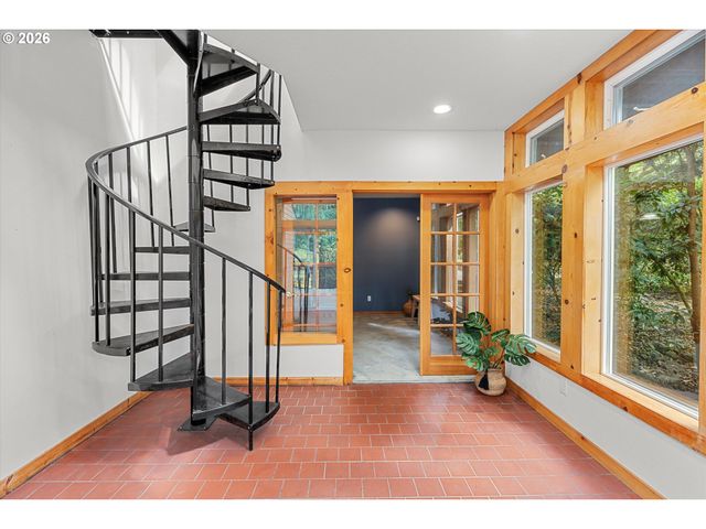 10744 Sw LANCASTER Rd, Portland, OR 97219