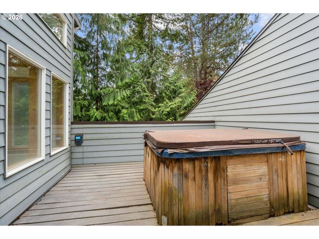10744 Sw LANCASTER Rd, Portland, OR 97219