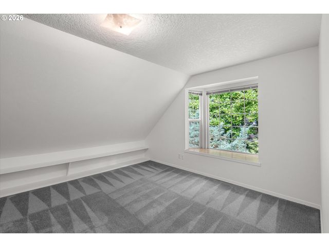 10744 Sw LANCASTER Rd, Portland, OR 97219