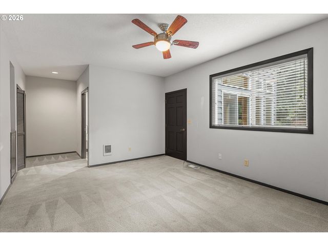 10744 Sw LANCASTER Rd, Portland, OR 97219
