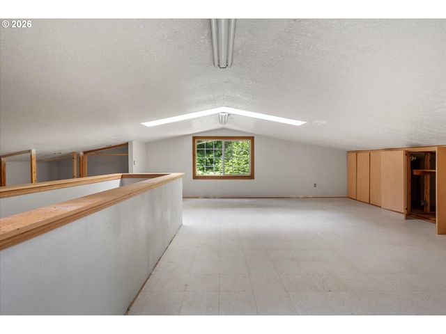 10744 Sw LANCASTER Rd, Portland, OR 97219