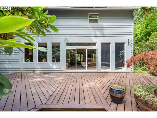 10744 Sw LANCASTER Rd, Portland, OR 97219