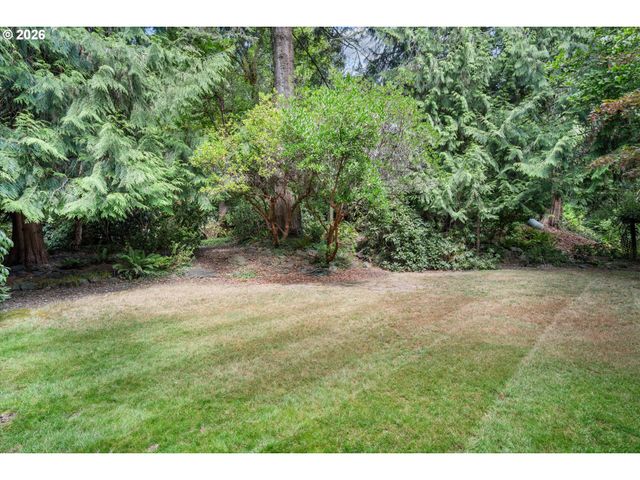 10744 Sw LANCASTER Rd, Portland, OR 97219