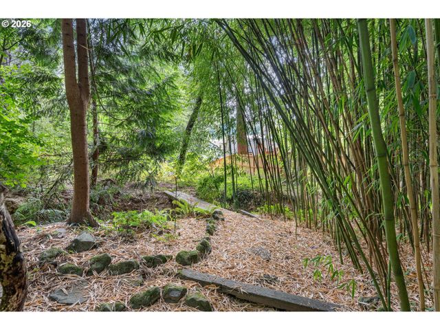 10744 Sw LANCASTER Rd, Portland, OR 97219