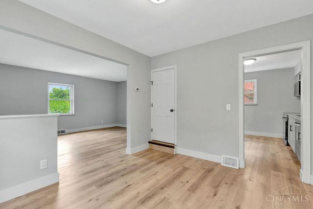 2625 St Albans Avenue, Golf Manor, OH 45237