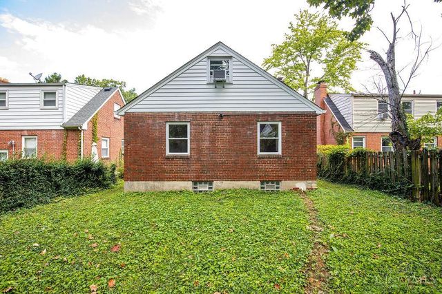 2625 St Albans Avenue, Golf Manor, OH 45237