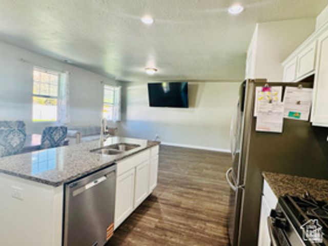 954 N WAHLEN WAY, Harrisville, UT 84404