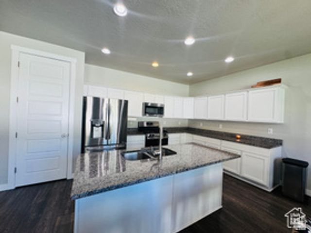 954 N WAHLEN WAY, Harrisville, UT 84404