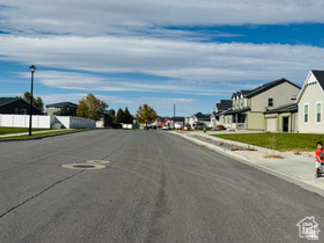 954 N WAHLEN WAY, Harrisville, UT 84404