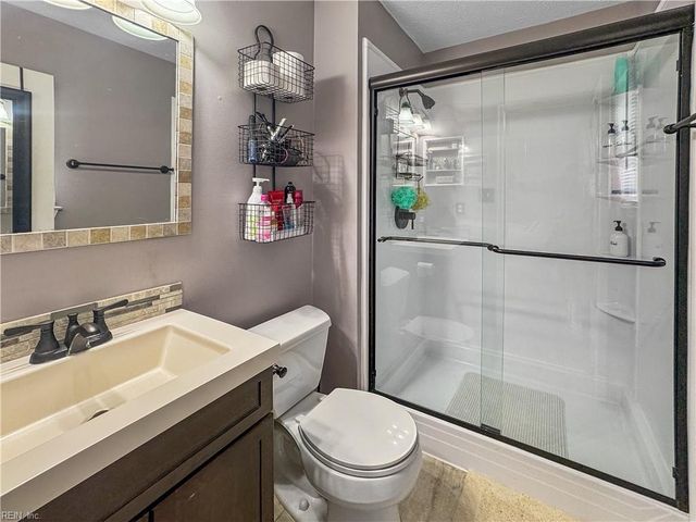 721 Mainsail DR, Newport News, VA 23608