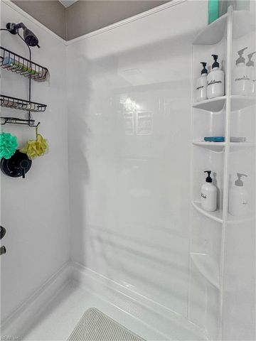 721 Mainsail DR, Newport News, VA 23608